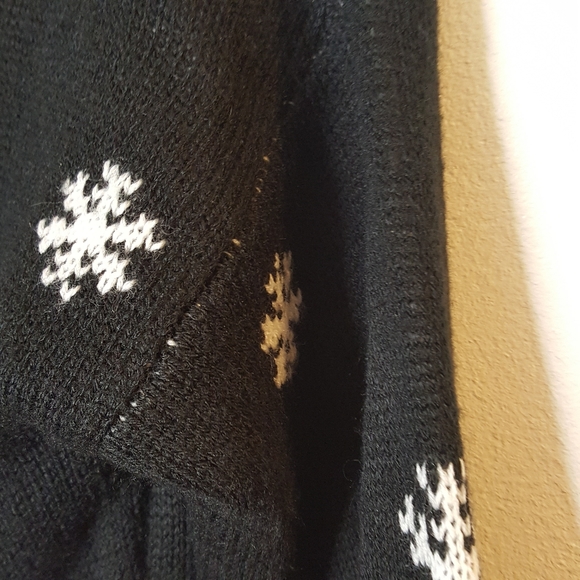 Ugly Christmas Sweater Tiara International Penguin Small - Picture 3 of 11